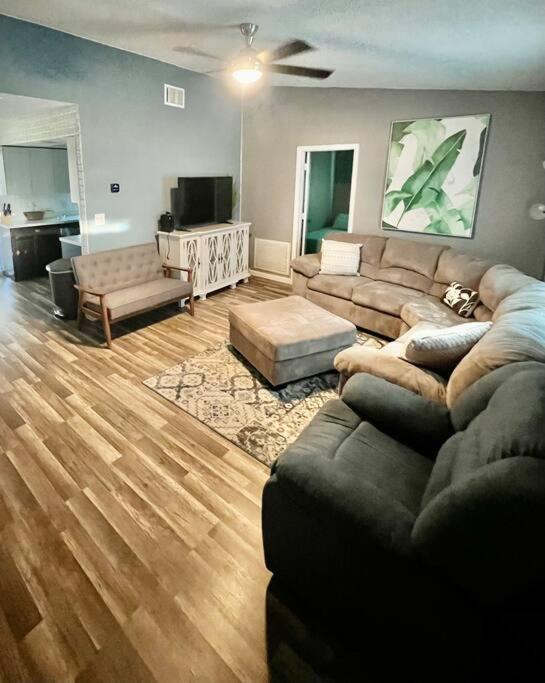 Pinebrook Home Close To Beach Ларго Екстериор снимка